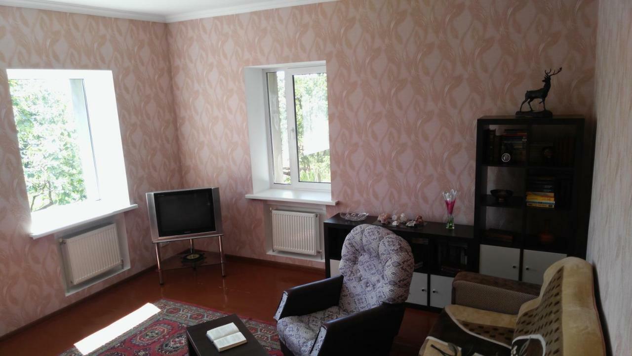 Separate Room Homestay In A Private House, Facilities Shared With Owner Berdychiv Zewnętrze zdjęcie